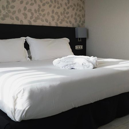 Hotel Plaza Las Matas Las Rozas de Madrid Ngoại thất bức ảnh