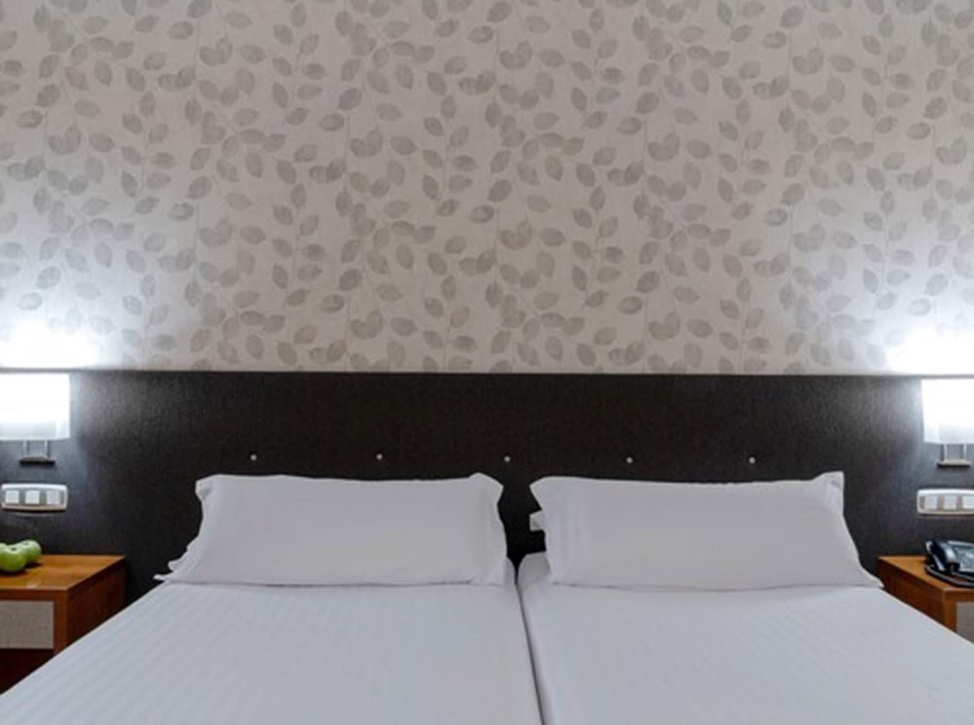 Hotel Plaza Las Matas Las Rozas de Madrid Ngoại thất bức ảnh