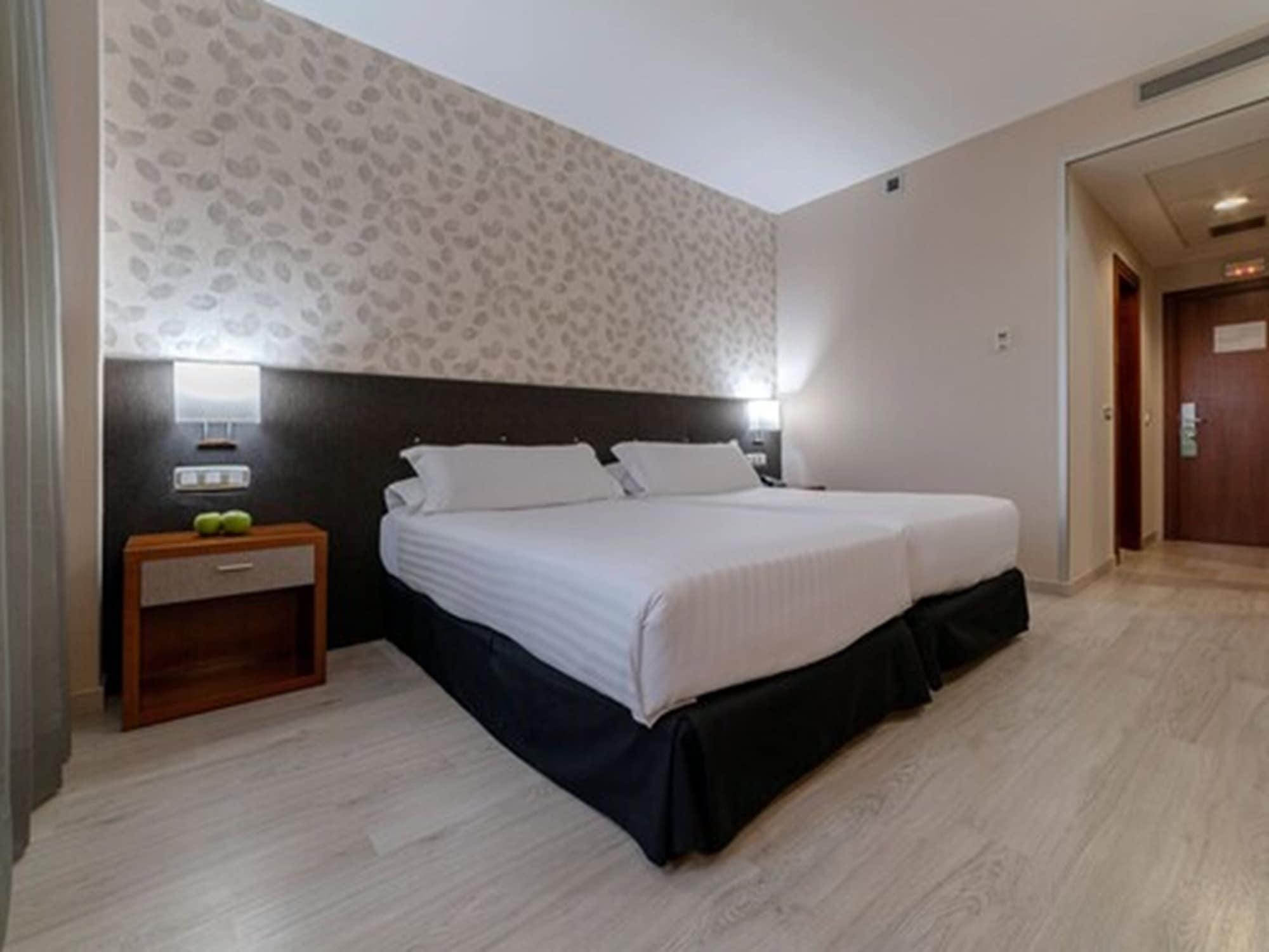 Hotel Plaza Las Matas Las Rozas de Madrid Ngoại thất bức ảnh
