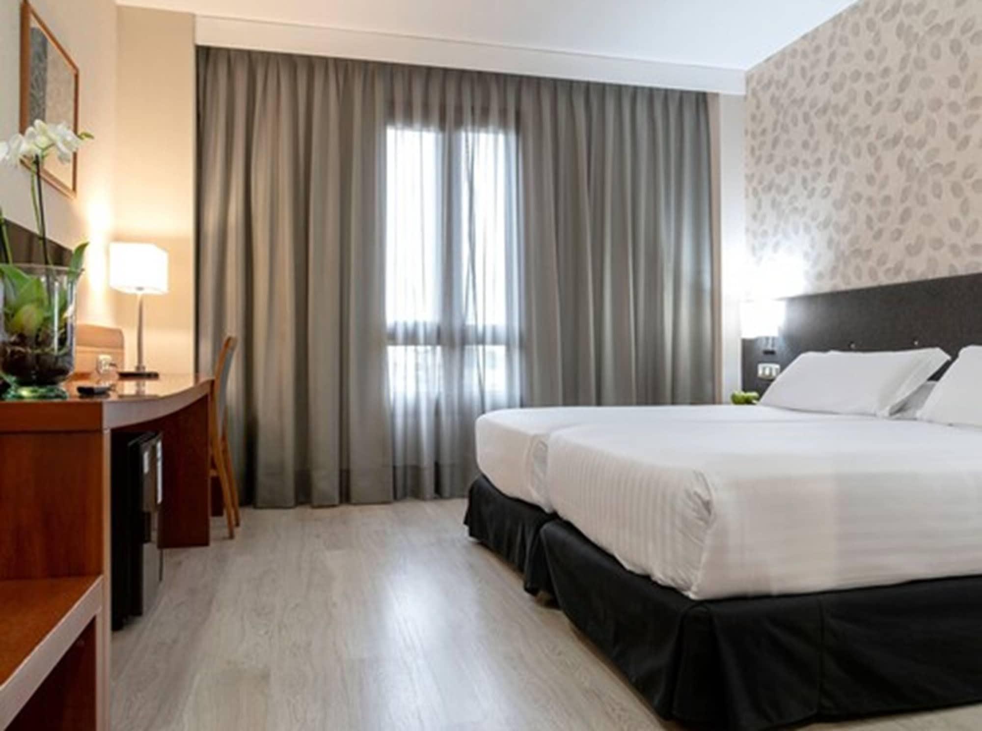 Hotel Plaza Las Matas Las Rozas de Madrid Ngoại thất bức ảnh