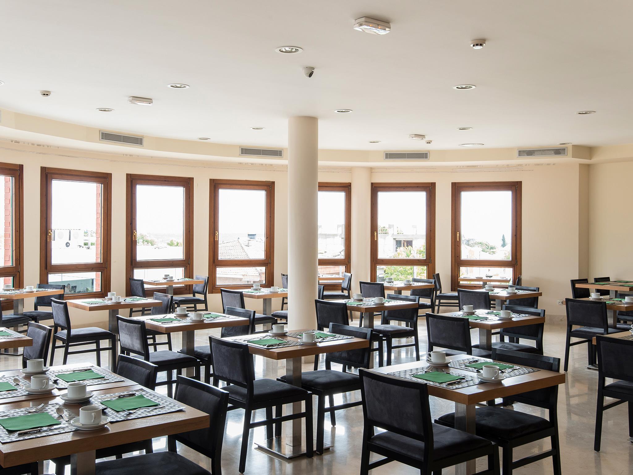 Hotel Plaza Las Matas Las Rozas de Madrid Ngoại thất bức ảnh
