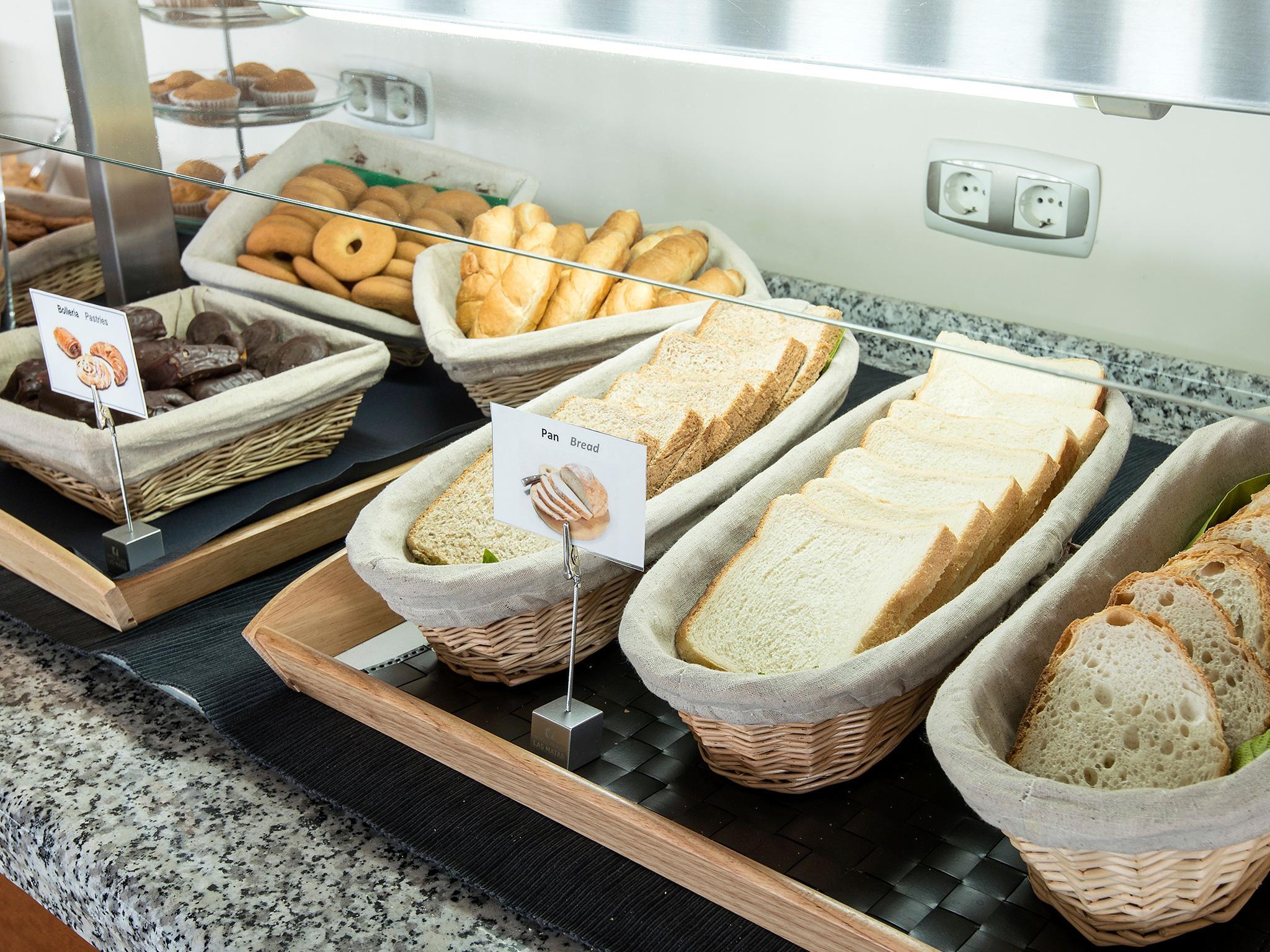 Hotel Plaza Las Matas Las Rozas de Madrid Ngoại thất bức ảnh