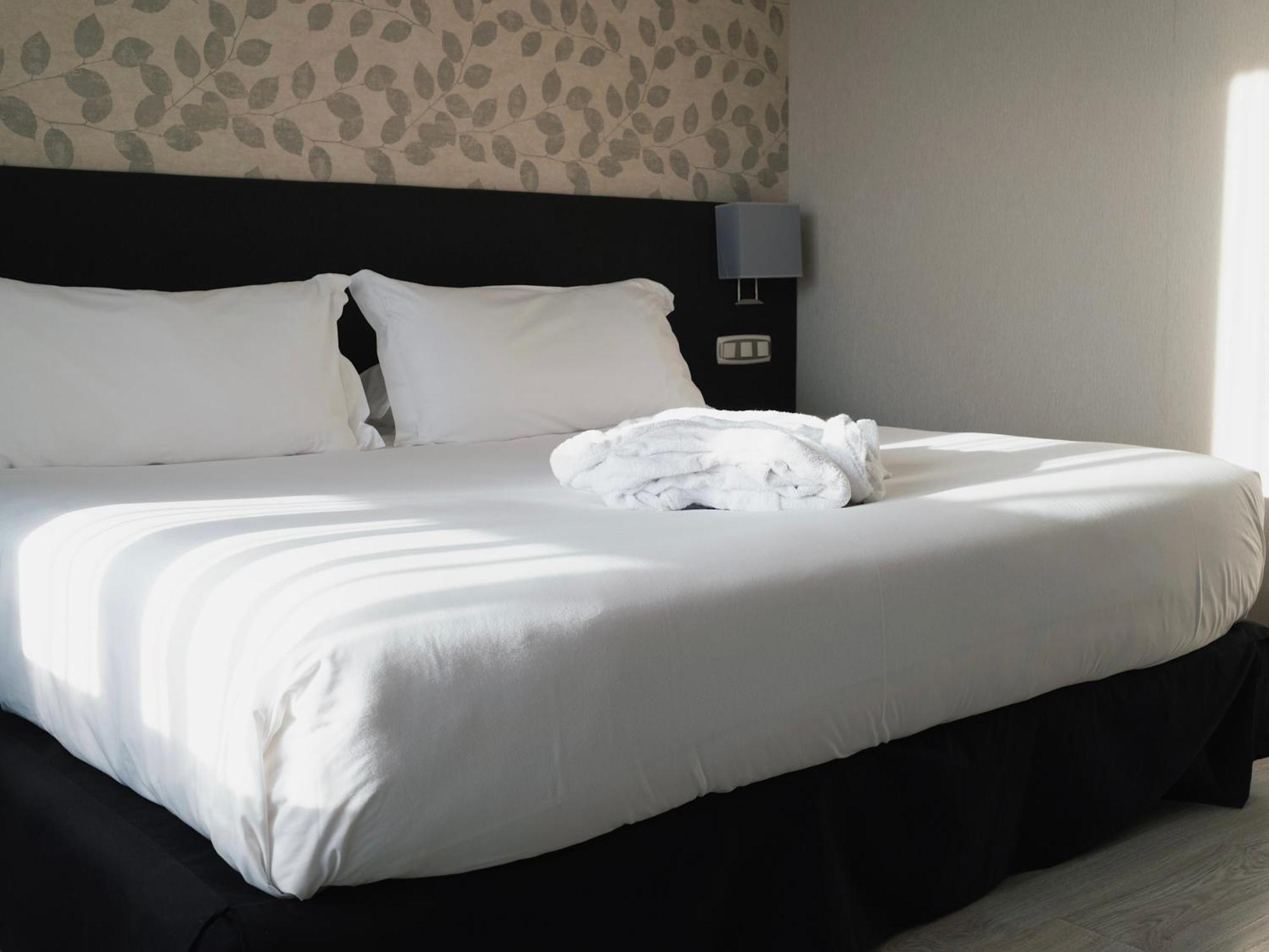 Hotel Plaza Las Matas Las Rozas de Madrid Ngoại thất bức ảnh