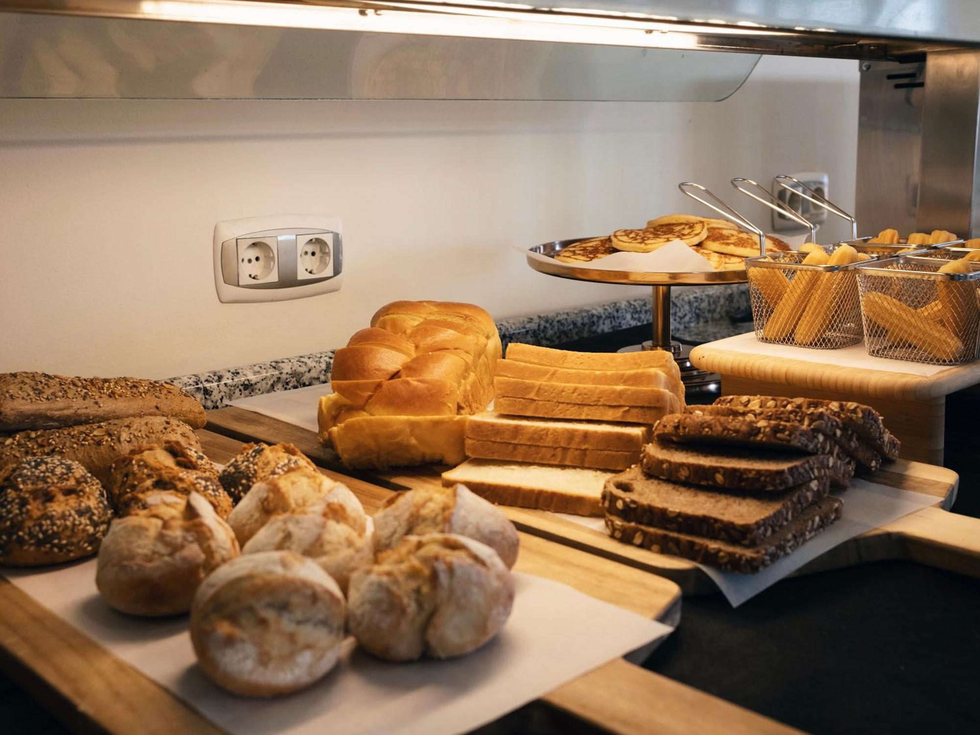 Hotel Plaza Las Matas Las Rozas de Madrid Ngoại thất bức ảnh