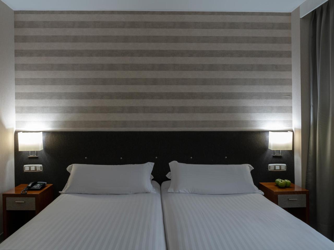 Hotel Plaza Las Matas Las Rozas de Madrid Ngoại thất bức ảnh