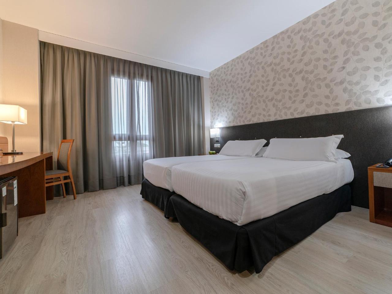 Hotel Plaza Las Matas Las Rozas de Madrid Ngoại thất bức ảnh