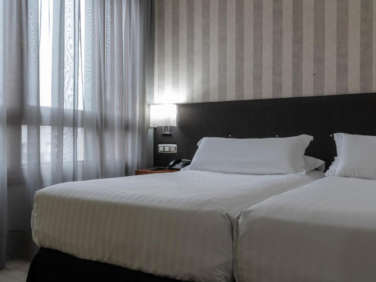 Hotel Plaza Las Matas Las Rozas de Madrid Ngoại thất bức ảnh