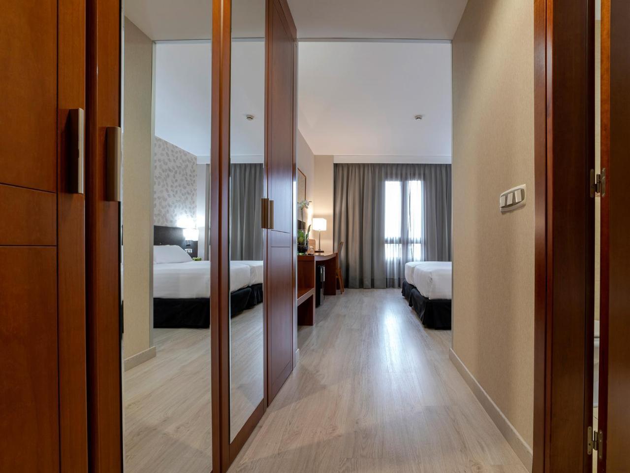Hotel Plaza Las Matas Las Rozas de Madrid Ngoại thất bức ảnh